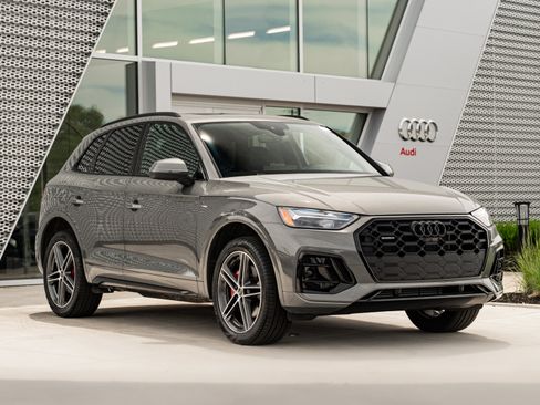 Certified 2025 Audi Q5 e Premium Plus w/ Premium Plus Package AWD/4WD image 1