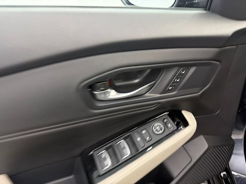 Used 2024 Honda Accord Touring image 12