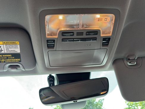 Used 2019 Toyota Highlander XLE AWD/4WD image 33