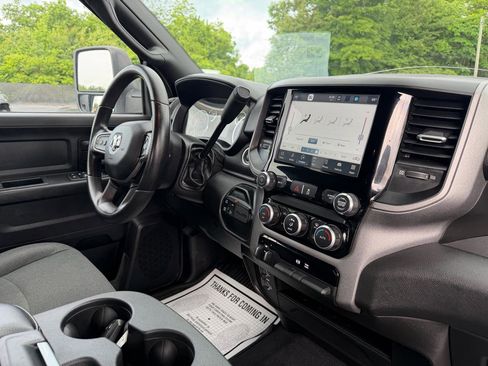 Used 2024 RAM 2500 Tradesman w/ Chrome Appearance Group AWD/4WD image 12