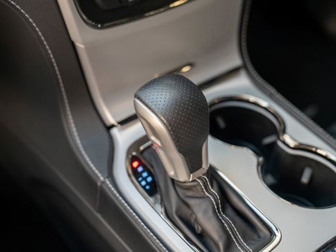 Used 2018 Jeep Grand Cherokee Trackhawk image 26