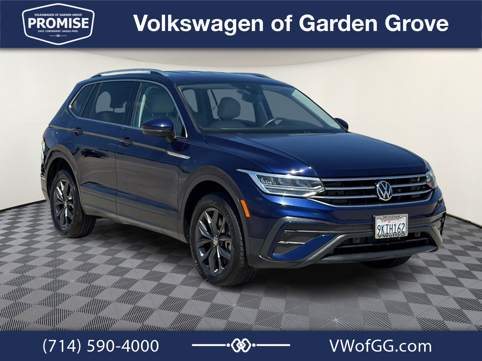 Used 2023 Volkswagen Tiguan SE FWD image 2