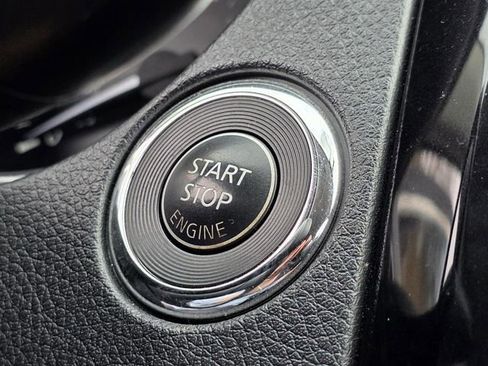 Used 2017 Nissan Rogue SV image 15