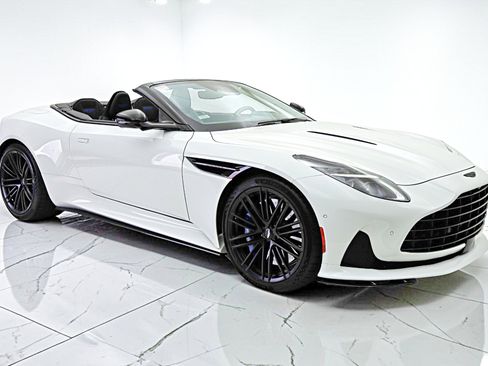 Used 2024 Aston Martin DB12 Convertible RWD image 23