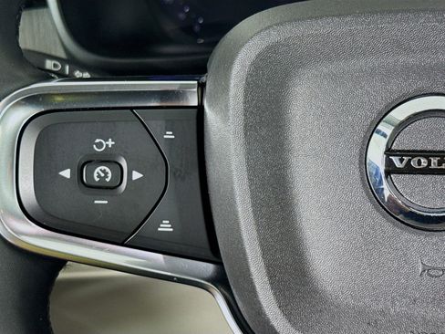Used 2023 Volvo XC40 B4 Plus w/ Driver Assist Package FWD image 13