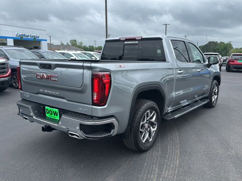 Used 2025 GMC Sierra 1500 SLT image 3