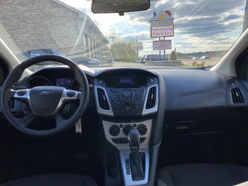 Used 2012 Ford Focus SE FWD image 21