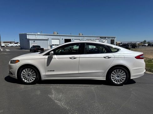 Used 2016 Ford Fusion SE w/ Equipment Group 502A FWD image 6