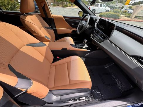 Used 2023 Lexus ES 300h w/ Premium Package FWD image 13