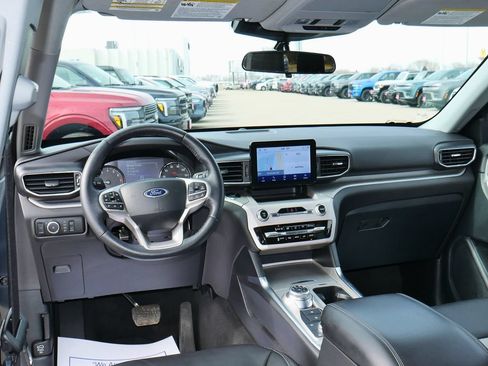 Used 2023 Ford Explorer XLT w/ Equipment Group 202A AWD/4WD image 2