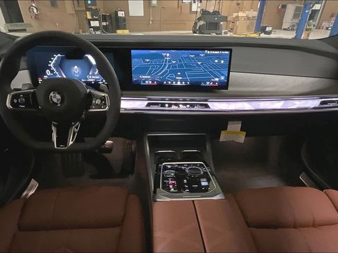 Used 2025 BMW 760i xDrive 760i xDrive image 5