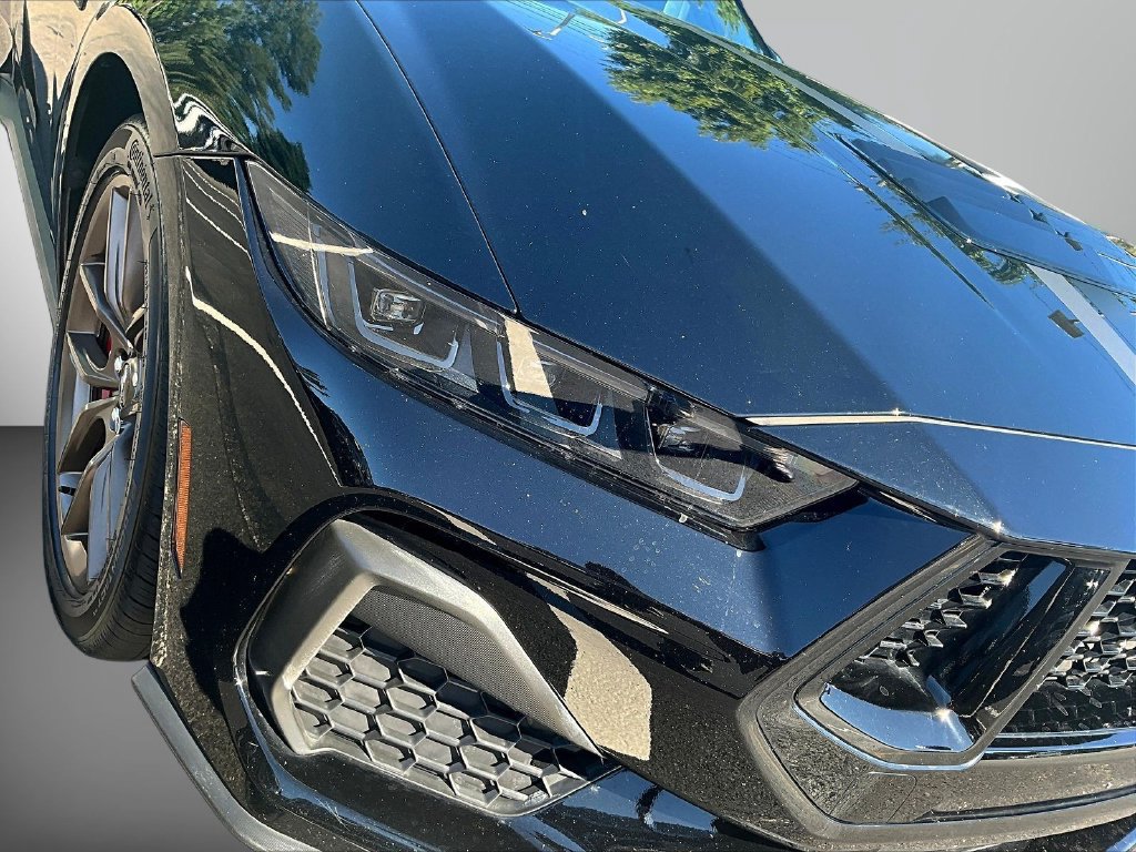 Used 2025 Ford Mustang GT Premium RWD image 33