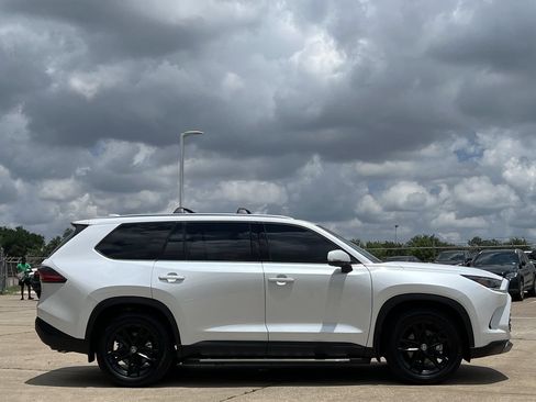 Used 2026 Toyota Grand Highlander FWD image 3