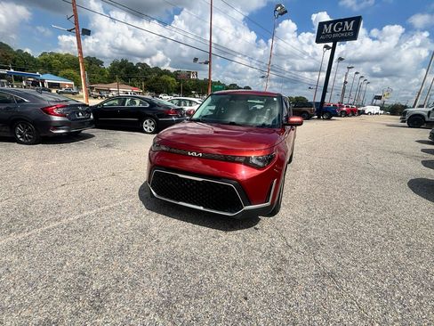 Used 2023 Kia Soul S FWD image 5
