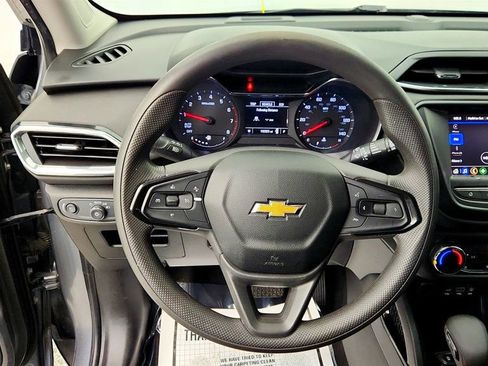 Used 2021 Chevrolet TrailBlazer LT FWD image 13