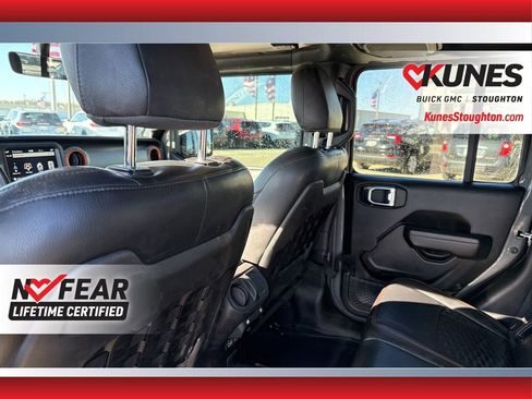 Used 2022 Jeep Gladiator Mojave w/ LED Lighting Group AWD/4WD image 44
