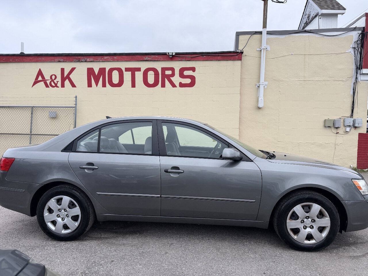 Used 2010 Hyundai Sonata GLS FWD image 9