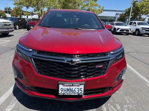 Used 2023 Chevrolet Equinox RS FWD image 3