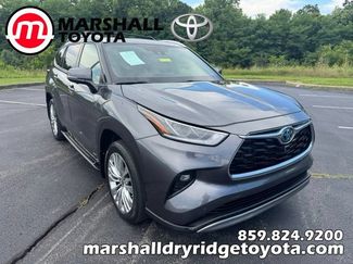 Used 2023 Toyota Highlander Platinum AWD/4WD video 1
