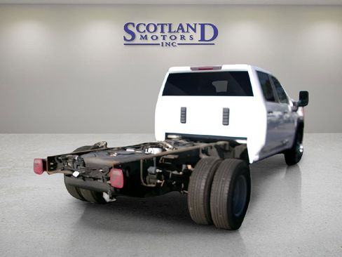 Used 2022 GMC Sierra 3500 Pro w/ Convenience Package RWD image 6