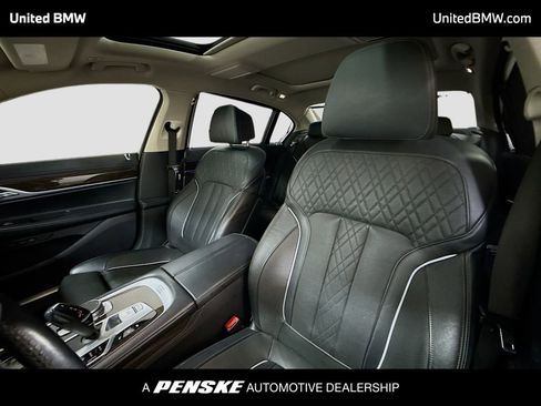 Used 2020 BMW 740i image 5