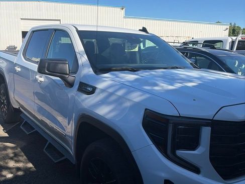 Used 2024 GMC Sierra 1500 Elevation AWD/4WD image 2