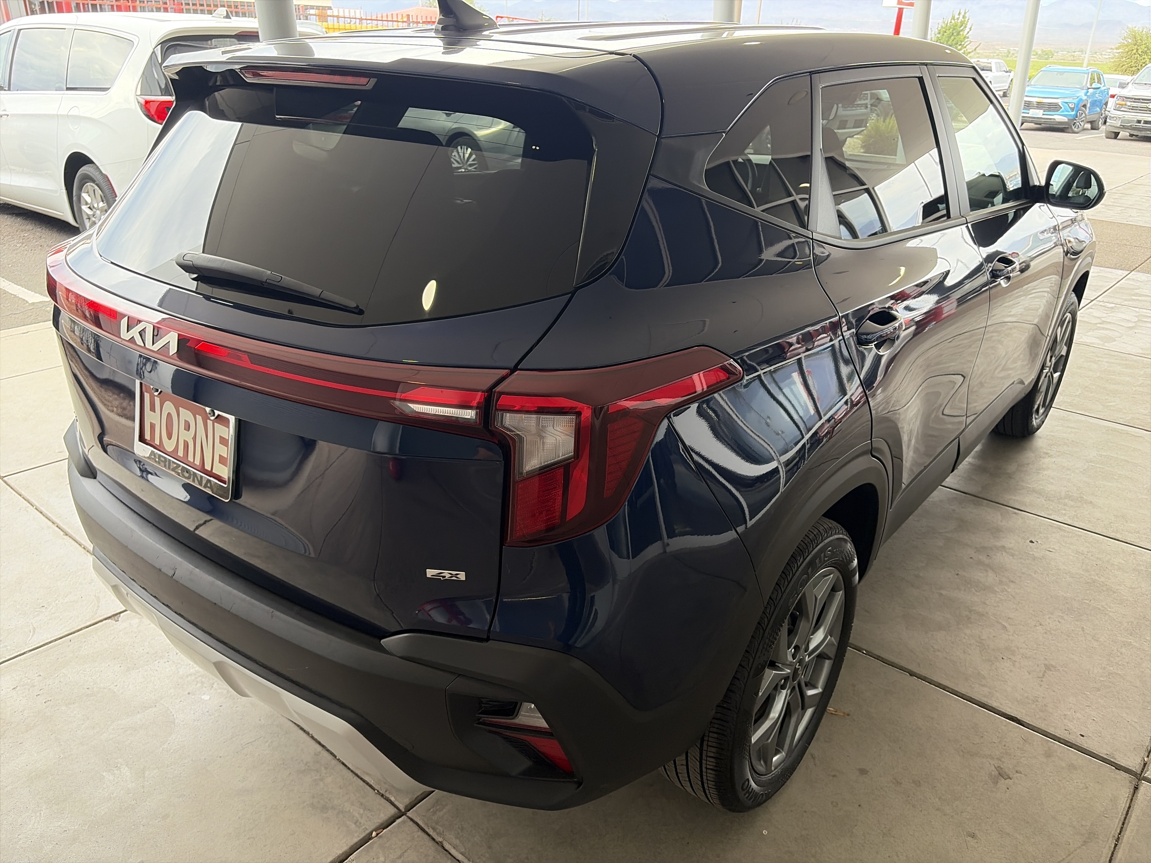 Used 2026 Kia Seltos LX AWD/4WD image 4