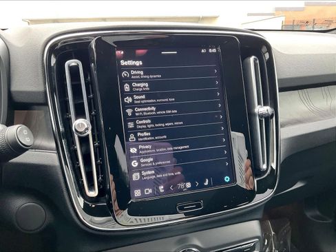 Used 2023 Volvo XC40 Recharge Ultimate w/ Protection Package Premier image 39