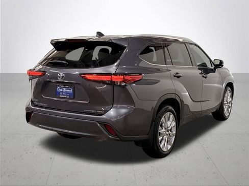Used 2023 Toyota Highlander Limited AWD/4WD image 10