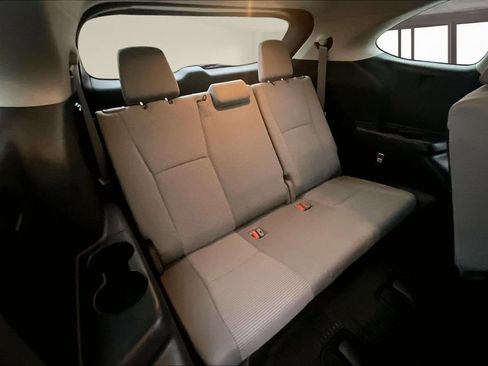 Used 2023 Toyota Highlander L AWD/4WD image 26