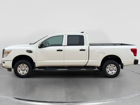 Used 2022 Nissan Titan S w/ HD Front GAWR Package AWD/4WD image 7
