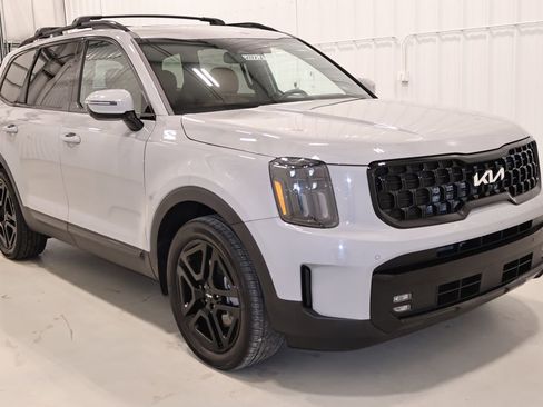 Used 2024 Kia Telluride SX X-Line image 3