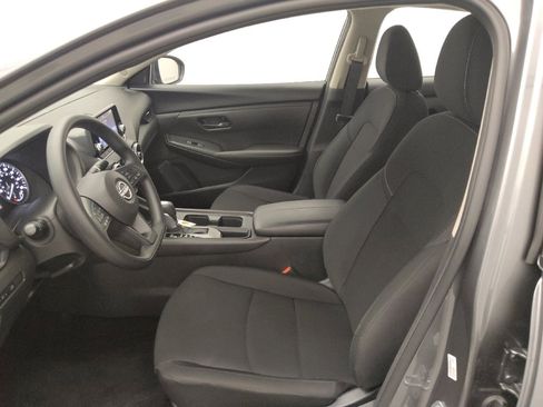 Used 2025 Nissan Sentra S image 17