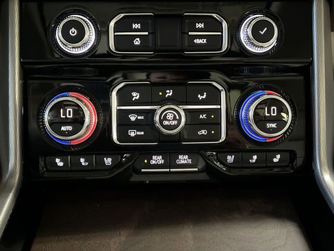 Used 2021 GMC Yukon XL Denali image 21