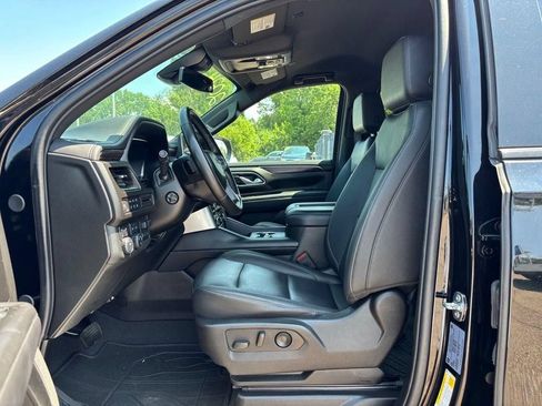 Used 2024 Chevrolet Suburban Z71 w/ Luxury Package AWD/4WD image 3