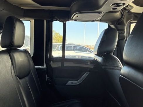 Used 2015 Jeep Wrangler Unlimited Rubicon w/ Dual Top Group image 14