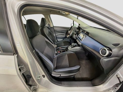 Used 2025 Nissan Versa SV FWD image 31