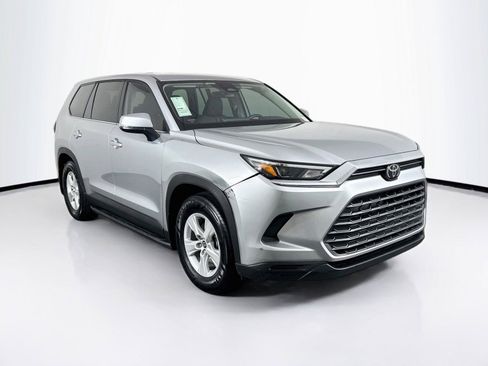 Certified 2025 Toyota Grand Highlander FWD image 9