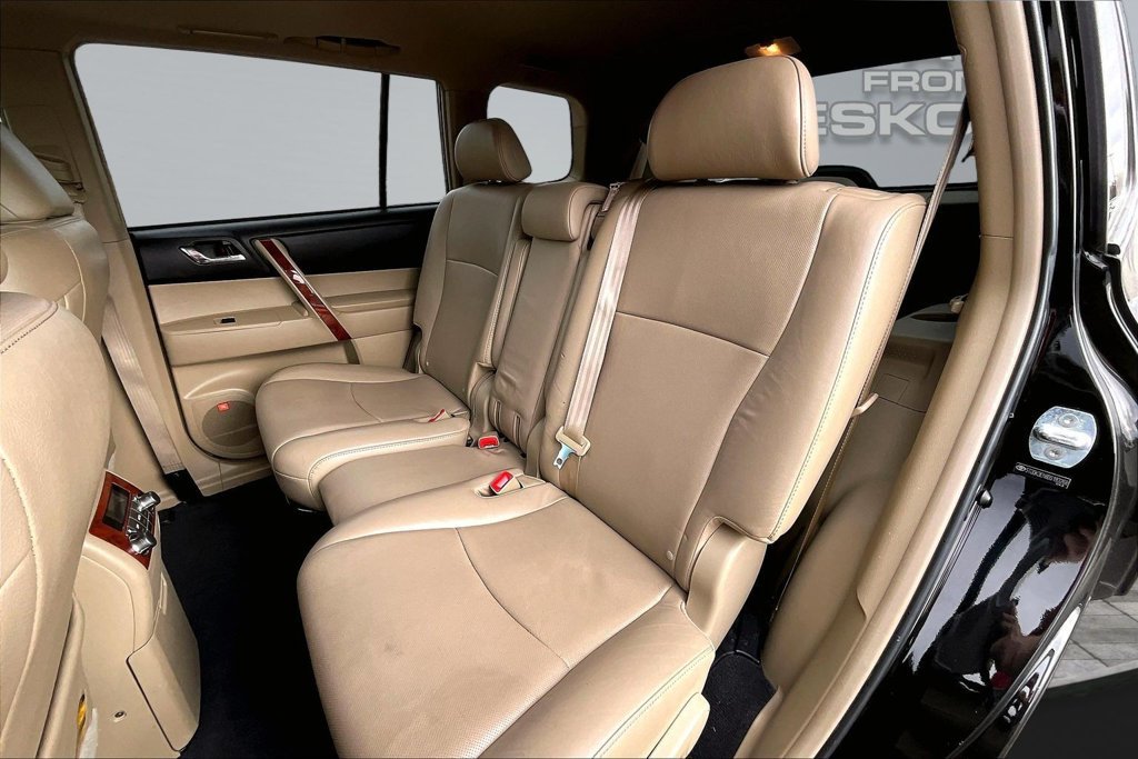Used 2013 Toyota Highlander Limited AWD/4WD image 26