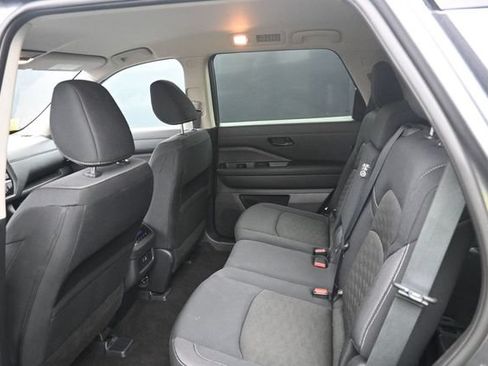 Used 2024 Nissan Pathfinder SV AWD/4WD image 36