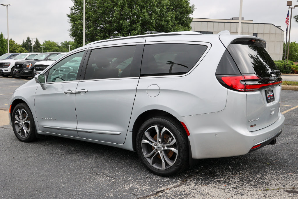 Used 2022 Chrysler Pacifica Pinnacle AWD/4WD image 30