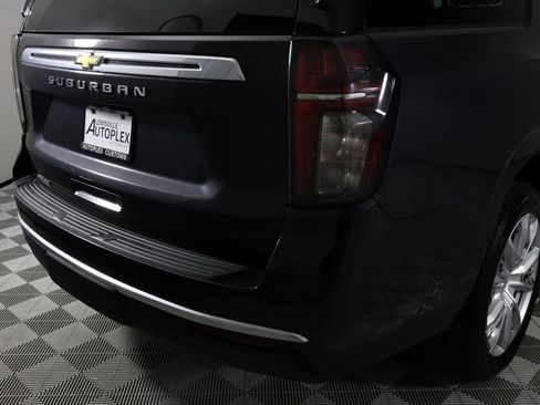 Used 2024 Chevrolet Suburban High Country w/ Advanced Technology Package image 53