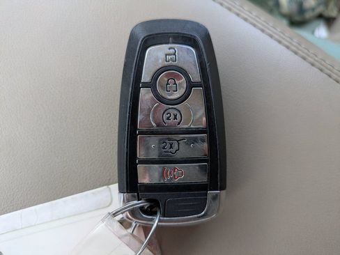 Used 2022 Lincoln Nautilus Reserve AWD/4WD image 31