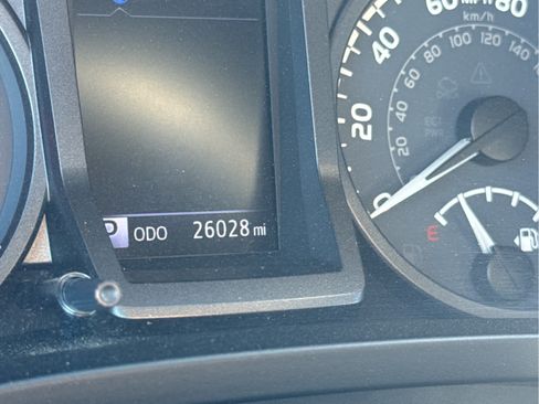 Used 2019 Toyota Tacoma TRD Sport w/ Technology Package AWD/4WD image 12