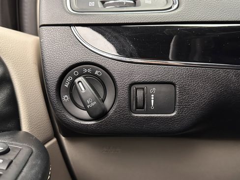 Used 2019 Dodge Grand Caravan SXT image 19