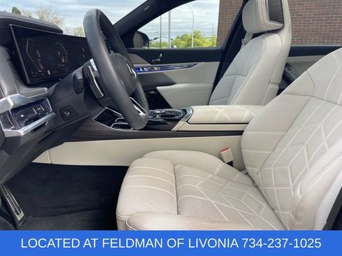 Used 2024 BMW 740i xDrive w/ Executive Package AWD/4WD image 20