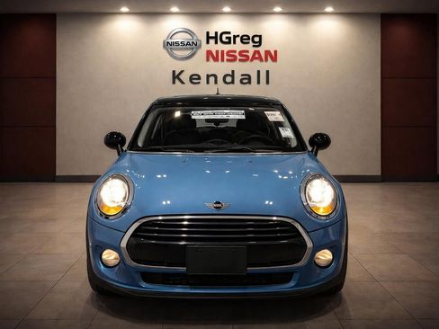 Used 2017 MINI Cooper 2-Door Hardtop FWD image 5