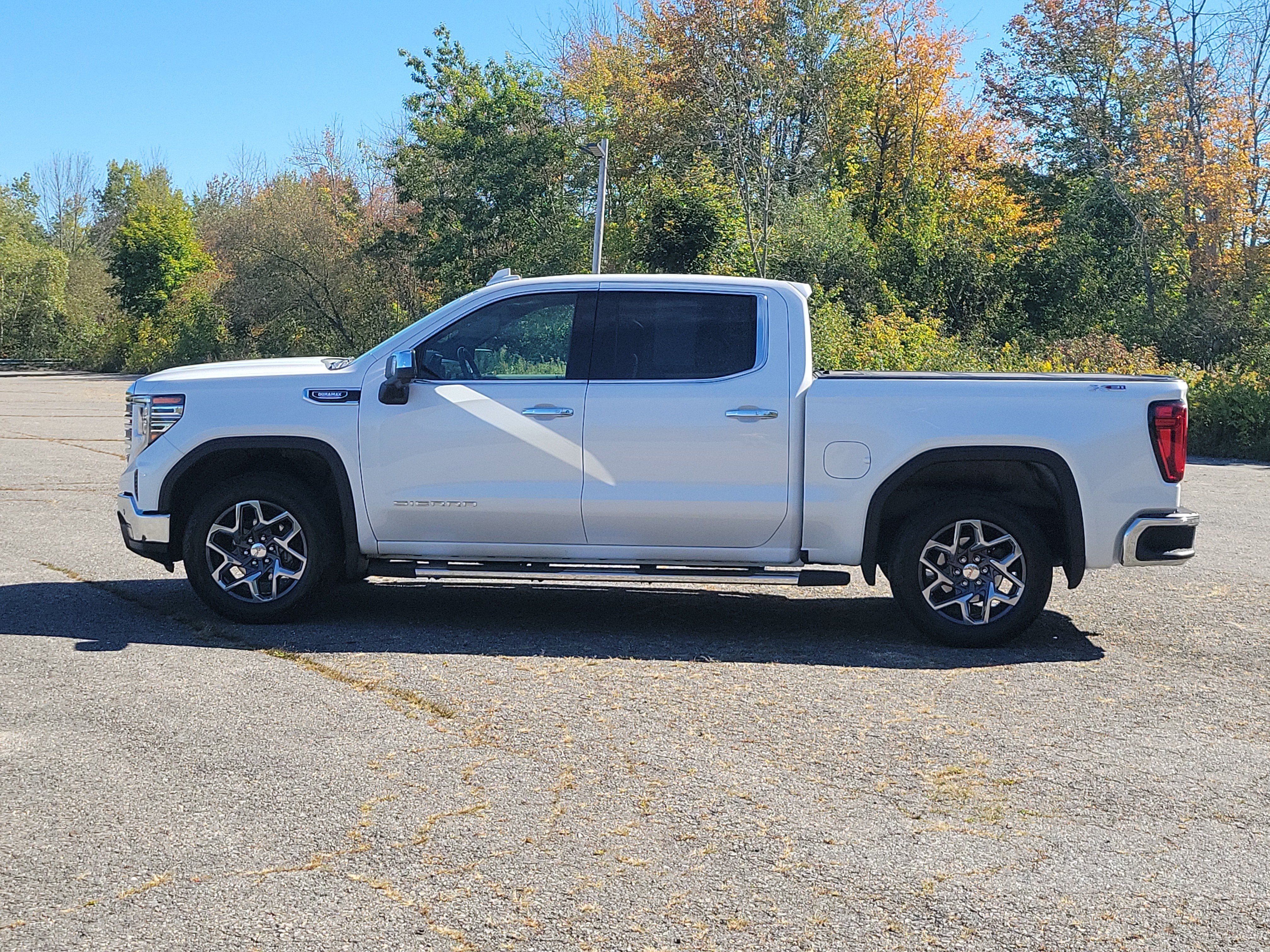 Used 2025 GMC Sierra 1500 SLT w/ SLT Premium Plus Package AWD/4WD image 8