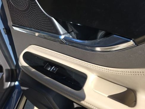 Used 2023 Lincoln Corsair Reserve image 31