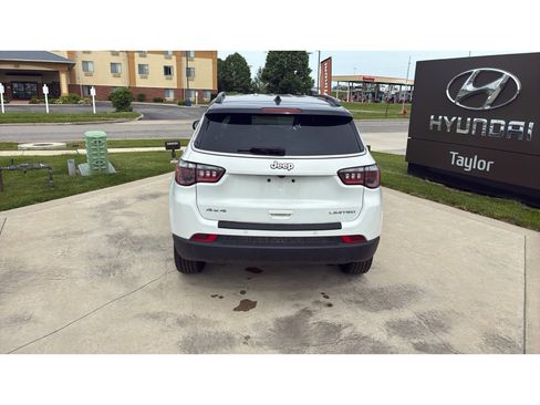 Used 2025 Jeep Compass Limited AWD/4WD image 4